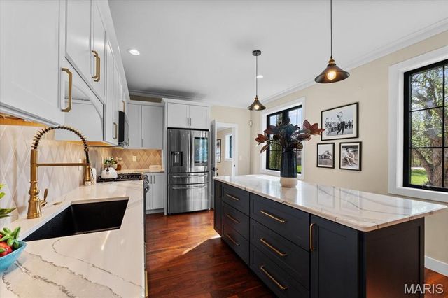 1824 Topping Road, St Louis, MO 63131