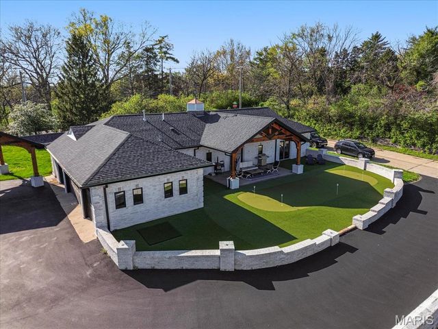 1824 Topping Road, St Louis, MO 63131
