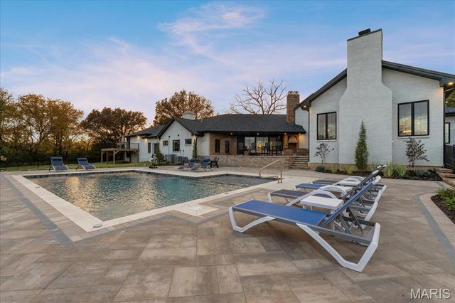 1824 Topping Road, St Louis, MO 63131