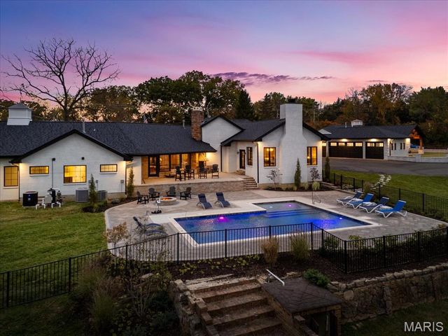 1824 Topping Road, St Louis, MO 63131