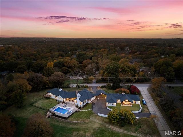 1824 Topping Road, St Louis, MO 63131