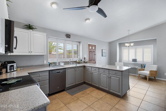 1231 E SUNBURST Lane, Tempe, AZ 85284