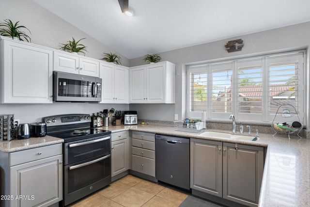 1231 E SUNBURST Lane, Tempe, AZ 85284