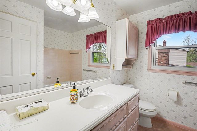 1510 Greenview Avenue, Portage, MI 49024