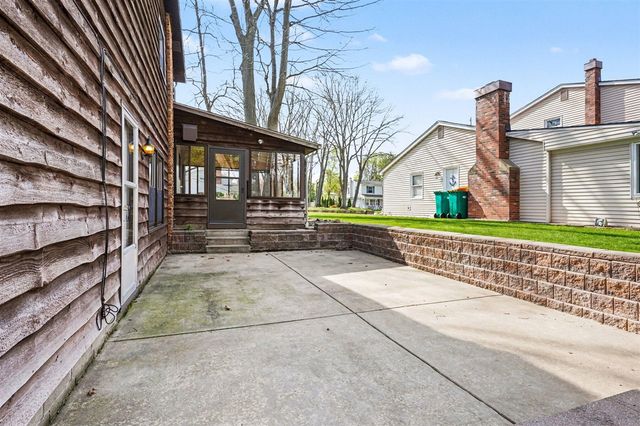 1510 Greenview Avenue, Portage, MI 49024