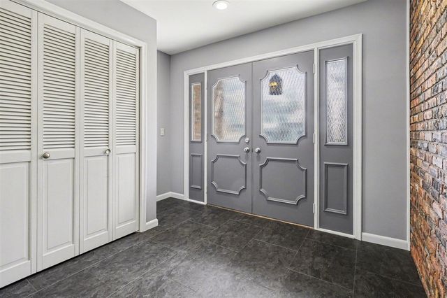 1510 Greenview Avenue, Portage, MI 49024