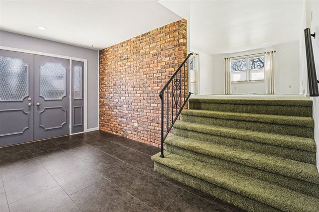 1510 Greenview Avenue, Portage, MI 49024