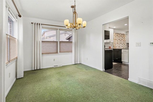 1510 Greenview Avenue, Portage, MI 49024