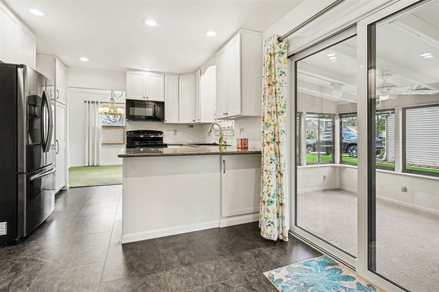 1510 Greenview Avenue, Portage, MI 49024