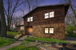 1510 Greenview Avenue, Portage, MI 49024