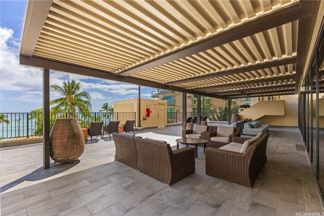 2470 Kalakaua Avenue 2004, Honolulu, HI 96815