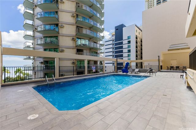 2470 Kalakaua Avenue 2004, Honolulu, HI 96815
