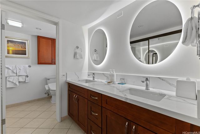 2470 Kalakaua Avenue 2004, Honolulu, HI 96815