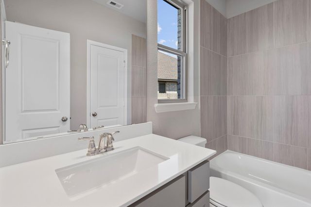 2414 Gleaming Pear Drive, Manvel, TX 77578