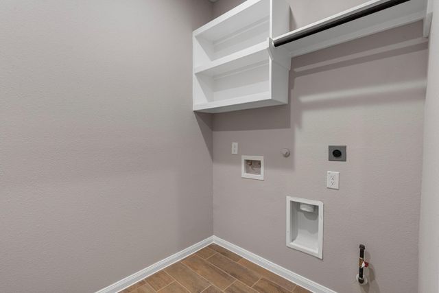 2414 Gleaming Pear Drive, Manvel, TX 77578