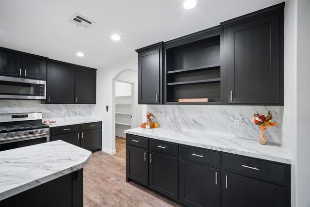 27241 21st Street, Catoosa, OK 74015