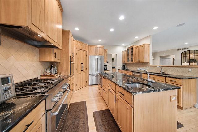 1835 Brookview Drive, Saline, MI 48176