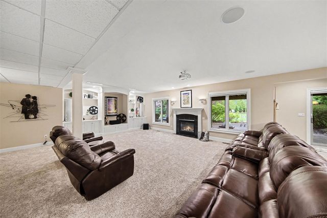 1835 Brookview Drive, Saline, MI 48176