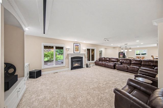 1835 Brookview Drive, Saline, MI 48176
