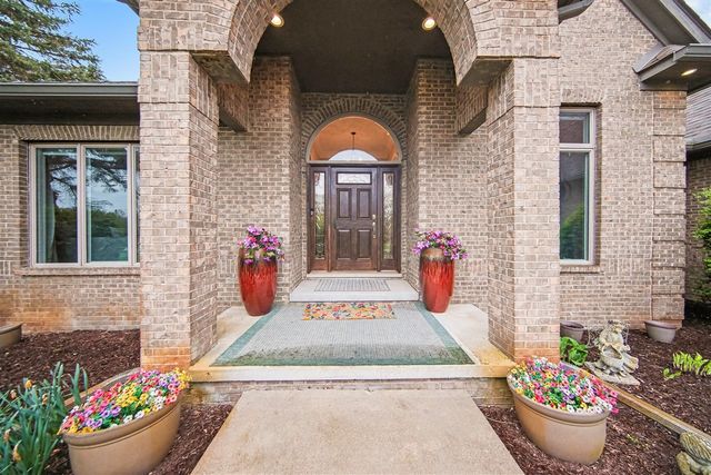 1835 Brookview Drive, Saline, MI 48176