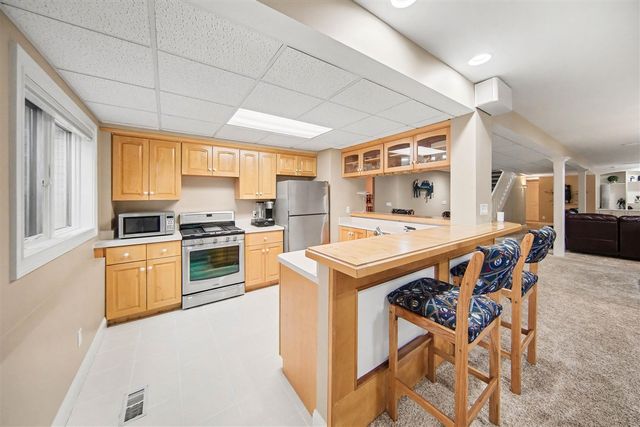 1835 Brookview Drive, Saline, MI 48176