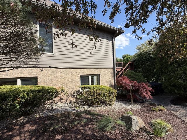 1835 Brookview Drive, Saline, MI 48176