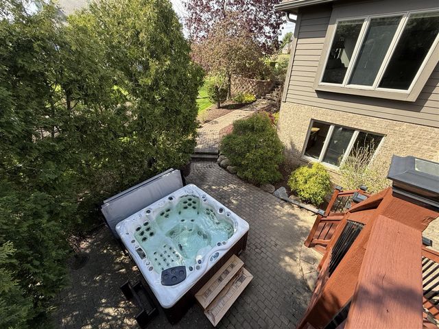 1835 Brookview Drive, Saline, MI 48176
