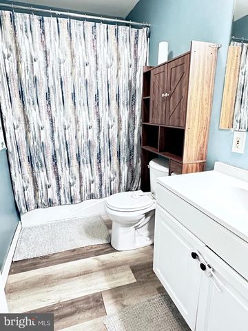 212 N VINE ST, Clayton, NJ 08312