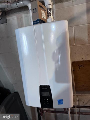 212 N VINE ST, Clayton, NJ 08312