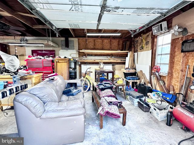 212 N VINE ST, Clayton, NJ 08312