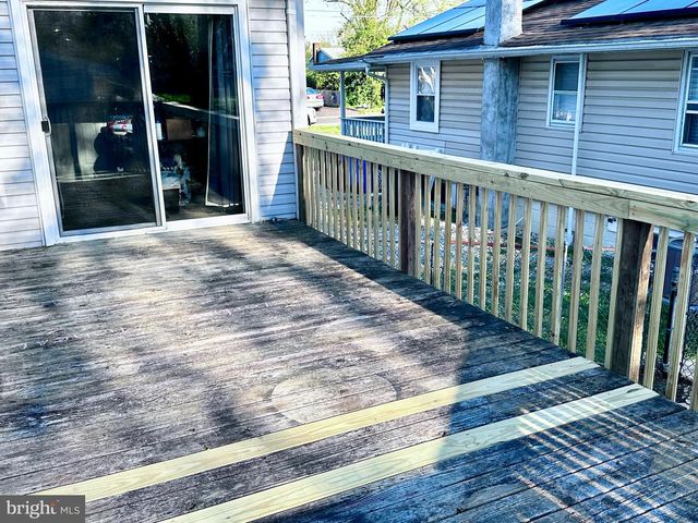 212 N VINE ST, Clayton, NJ 08312