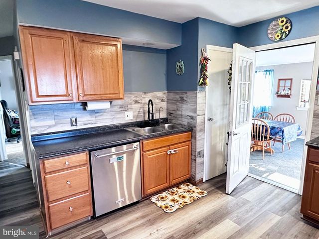 212 N VINE ST, Clayton, NJ 08312