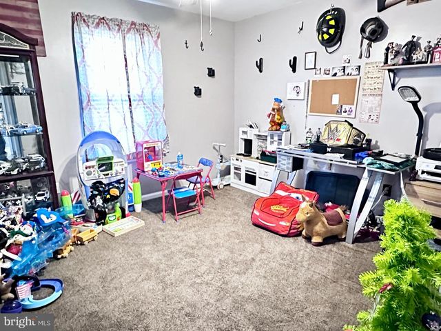 212 N VINE ST, Clayton, NJ 08312