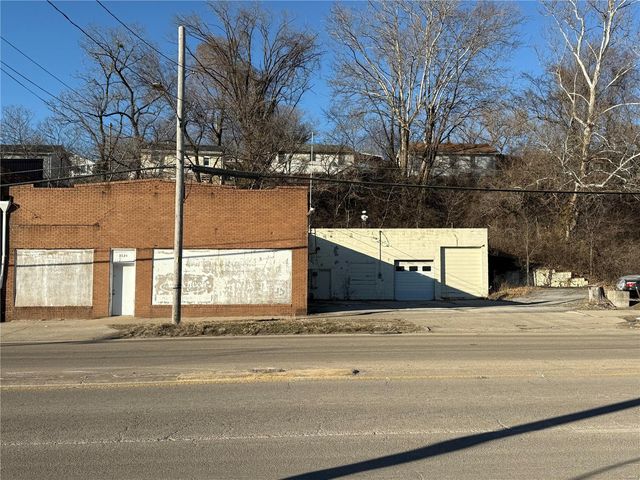 2624 E Broadway, Alton, IL 62002