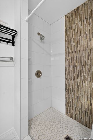614 SW 24TH ST, San Antonio, TX 78207
