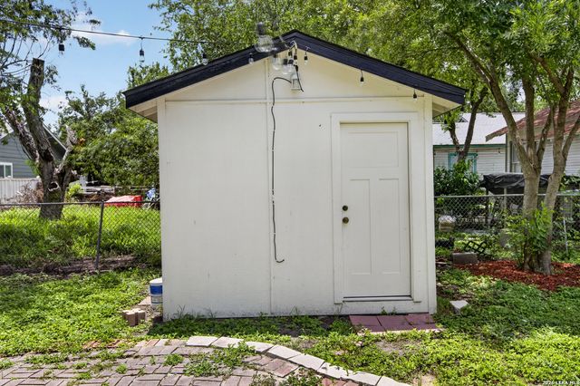 614 SW 24TH ST, San Antonio, TX 78207