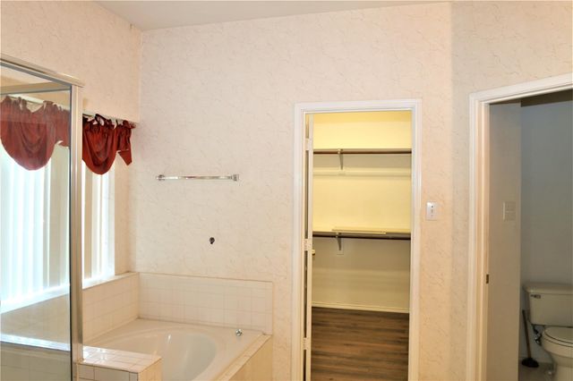 4710 Lincolnshire Drive, Grand Prairie, TX 75052