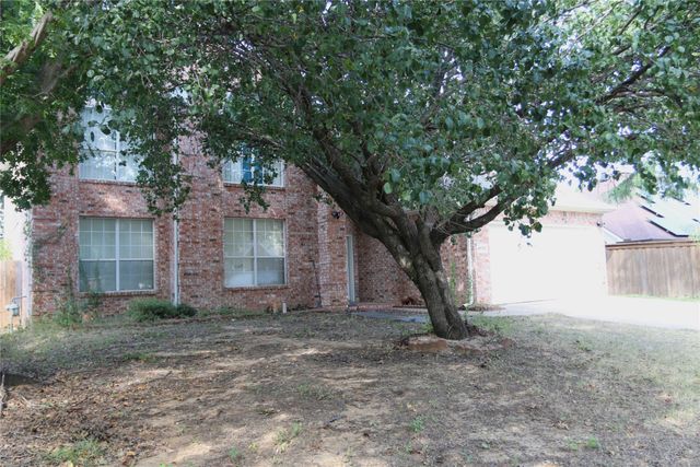4710 Lincolnshire Drive, Grand Prairie, TX 75052