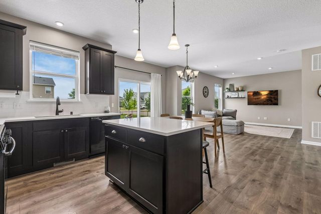 18398 Glenbridge Avenue, Lakeville, MN 55044