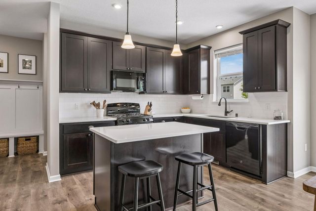 18398 Glenbridge Avenue, Lakeville, MN 55044