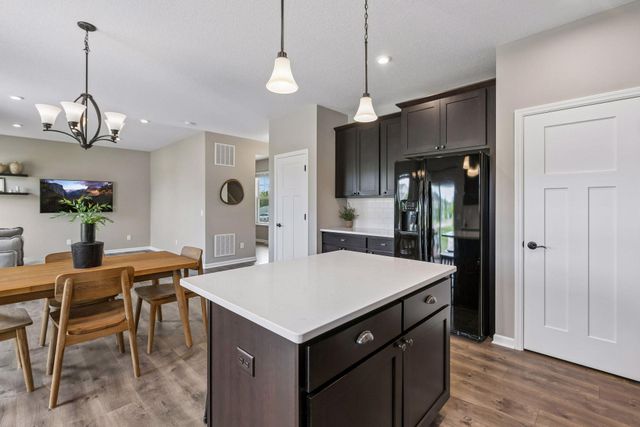 18398 Glenbridge Avenue, Lakeville, MN 55044