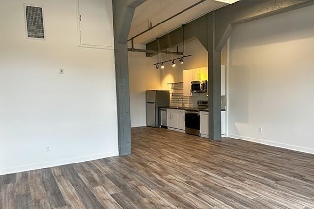 45 High St 04, North Andover, MA 01845