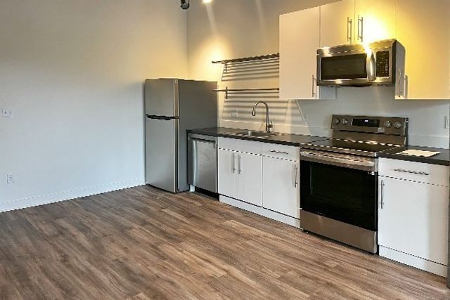 45 High St 04, North Andover, MA 01845