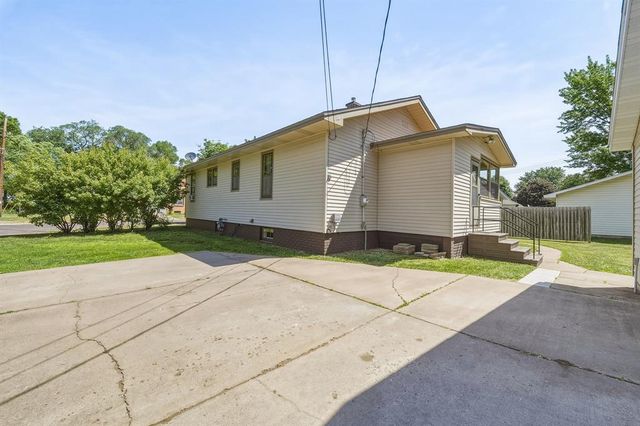 109 W Greenville Street, Chippewa Falls, WI 54729