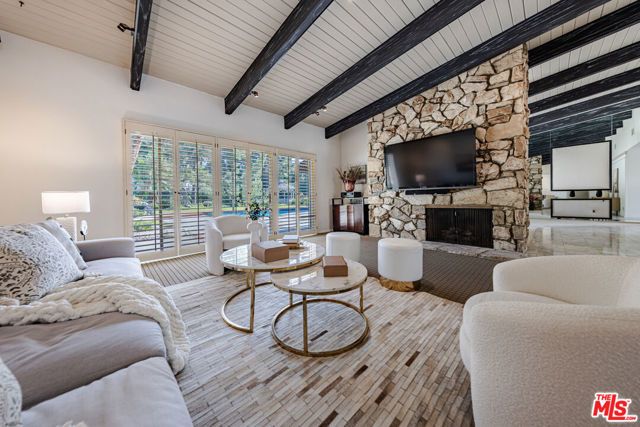 12324 Kenny Drive, Granada Hills (los Angeles), CA 91344