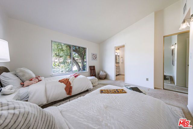 12324 Kenny Drive, Granada Hills (los Angeles), CA 91344