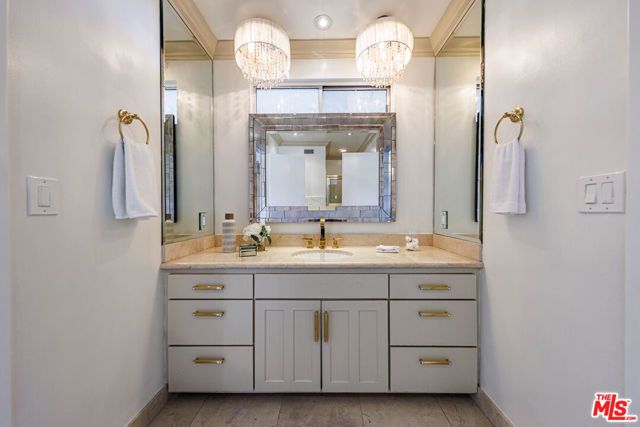 12324 Kenny Drive, Granada Hills (los Angeles), CA 91344