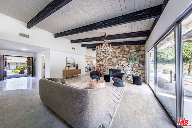 12324 Kenny Drive, Granada Hills (los Angeles), CA 91344