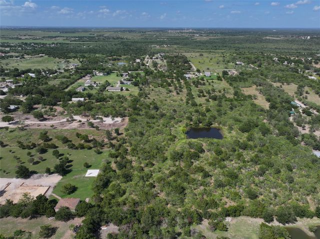 983 Longhollow RD, Dale, TX 78616