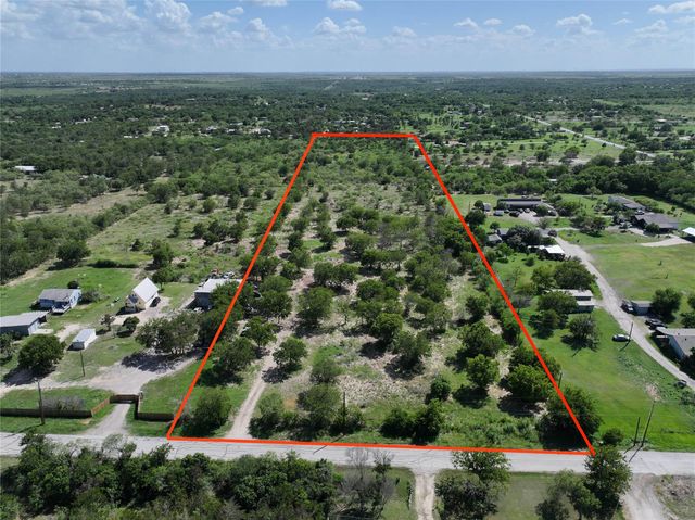 983 Longhollow RD, Dale, TX 78616